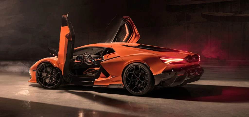 Lamborghini Revuelto