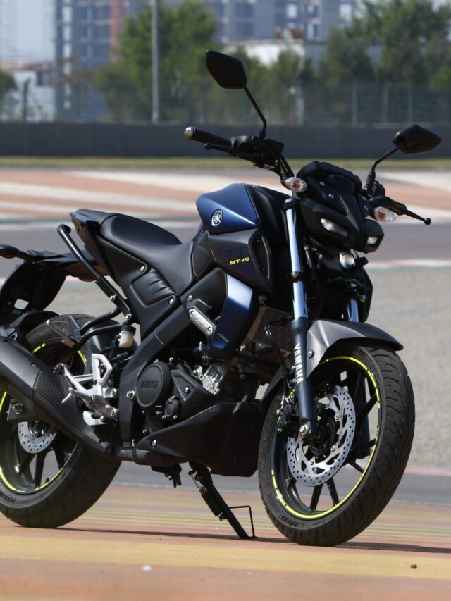 मात्र 40,000 रुपए देकर घर ले जाएं Yamaha MT 15